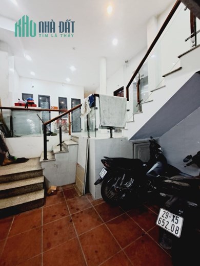 Nhà mặt phố Nguyễn Khoái, 28P, 200m2, 6T, MT5.2m, 35tỷ, 1 tỷ/N, 0977097287