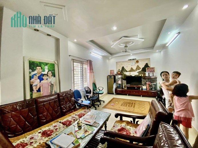 Bán nhà Tây Hồ 64 m  Ô TÔ Tránh, Lô Góc, 5 tầng, 10  tỷ 2