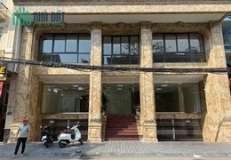 Cho Thuê Tòa Văn Phòng 9 Tầng MP Hoàng Ngân.Vị Trí Lô Góc. DT 400m2. Giá 27.000USD/th