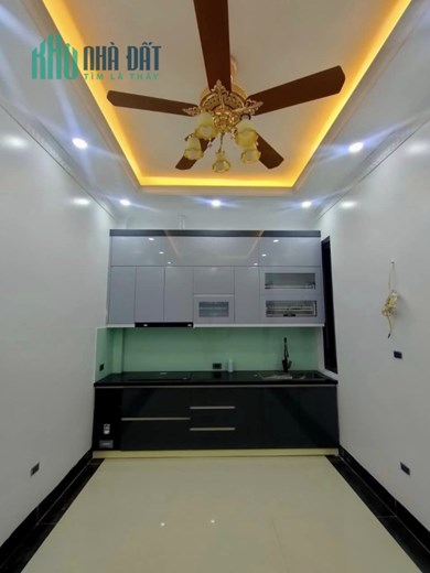 ÂU CƠ - GARA Ô TÔ TRÁNH, THANG MÁY, NỘI THẤT ĐẲNG CẤP 9.2 TỶ