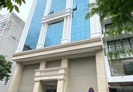 Cho Thuê Tòa Văn Phòng VIP 10  Tầng MP Dich Vọng Hậu.DT 550m2.Giá 55.000USD/TH