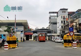 Chính chủ bán 115m2 nhà mặt phố Ngô Gia Khảm, Long Biên, HN. Đối diện bến xe Gia Lâm