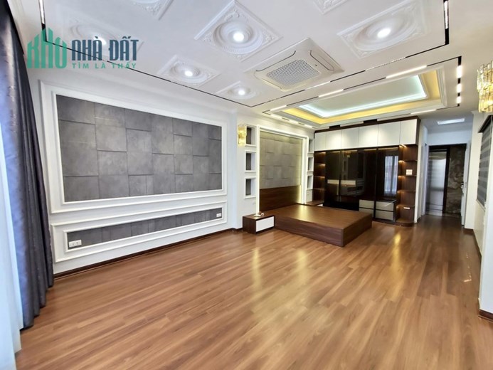 NGHI TÀM - GARA 7 CHỖ, THANG MÁY, NỘI THẤT CHÂU ÂU 9.1 TỶ