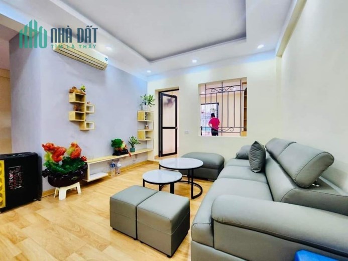 Bán Nhà Đẹp Lô Góc 3 Mặt Thoáng 1,8 tỷ Tập Thể Mặt Phố Giải Phóng 76m2, Sđcc