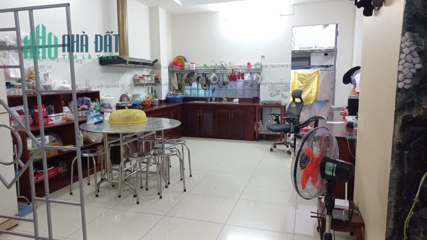 Nhà 6 tầng nở hậu - hẻm 4m gần MT Phạm Hùng P4Q8. Giá 8,5 tỷ TL