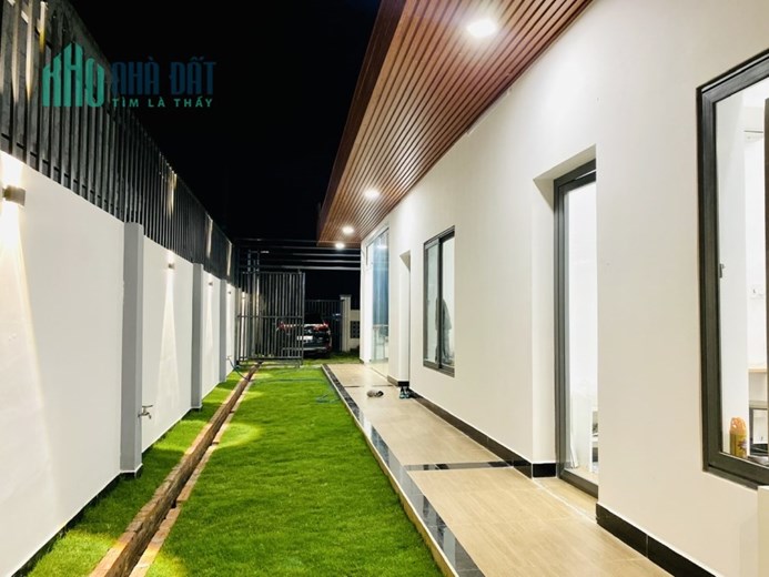 Khu Mini Homestay mới Xây 220m2. Mặt tiền đường nhựa chính , đối diện KDC Rạng Đông . Thích hợp Cho