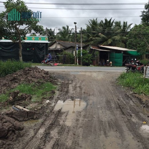 CHÍNH CHỦ BÁN 3,3 CÔNG ĐẤT SỔ HỒNG RIÊNG GIÁ RẺ MT TRUNG TÂM BA TRI-BẾN TRE