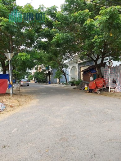 Bán Gáp 1000m2 Đất TC Lê Thị Riêng - P - Thới An - Q12-  Chỉ 32 Ty