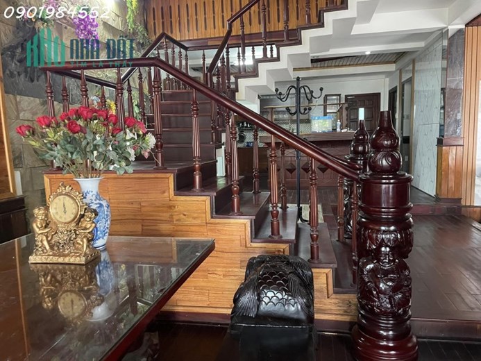 BIỆT THỰ GỖ, 3 TẦNG, DT ĐẤT 160, MT 8M. ĐƯỜNG 30M SƠN TRÀ