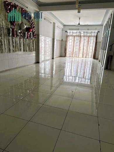Cho thuê nhà 1T3L 710m2 mặt tiền đường Kha Vạn Cân Linh Đông