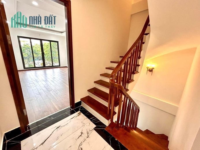 Bán nhà Tân Mai, Nguyễn Chính 54m, 5 tầng, gara oto, thang máy, ngõ thông, hơn 8 tỷ
