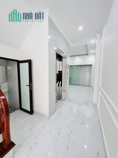 Bán nhà Tân Mai, Nguyễn Chính 54m, 5 tầng, gara oto, thang máy, ngõ thông, hơn 8 tỷ