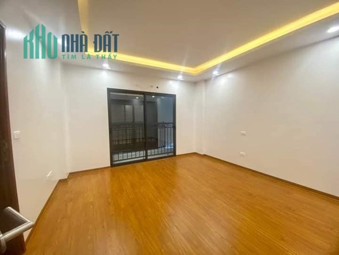 BÁN NHÀ 5 TẦNG PHỐ KHƯƠNG TRUNG QUẬN THANH XUÂN GẦN ROYACITY NGÃ TƯ SỞ HÀ NỘI DT:42M2 MT:4M 6 PHÒNG