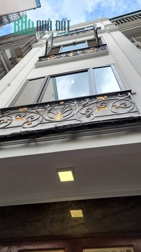 Bán nhà Giáp Bát 40m2 x 5T, giá 3 tỷ 900 triệu, ngõ nông rộng đẹp ở luôn