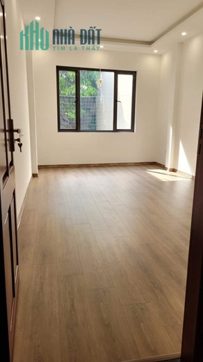 Bán nhà Giáp Bát 40m2 x 5T, giá 3 tỷ 900 triệu, ngõ nông rộng đẹp ở luôn
