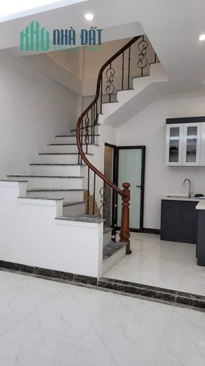 Bán nhà Tân Mai 41m2 x 5T, giá 3 tỷ 850 triệu, ngõ nông rộng đẹp ở luôn