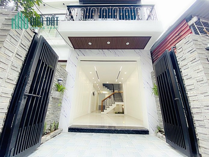 Bán nhà xây mới 4 tầng độc lập phố Hồ Sen diện tích 58m GIÁ 3.9 tỉ