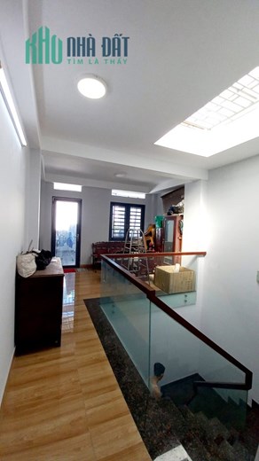 Bán nhà mặt tiền đường số Phạm Hữu Lầu Phường Phú Mỹ Quận 7 4m x 17m  4 tầng