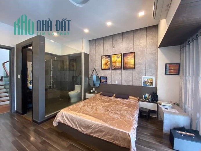 NHÀ 3 TẦNG ĐẸP NHƯ TRANH- MẶT TIỀN 7M5 HÒA XUÂN CẨM LỆ CHỈ 4,X TỶ.