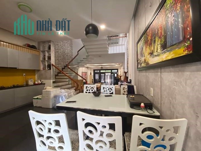 NHÀ 3 TẦNG ĐẸP NHƯ TRANH- MẶT TIỀN 7M5 HÒA XUÂN CẨM LỆ CHỈ 4,X TỶ.