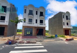 Chính chủ bán nhà liền kề KCN Nam Tân Uyên, đầy đủ tiện nghi, sổ đỏ chính chủ