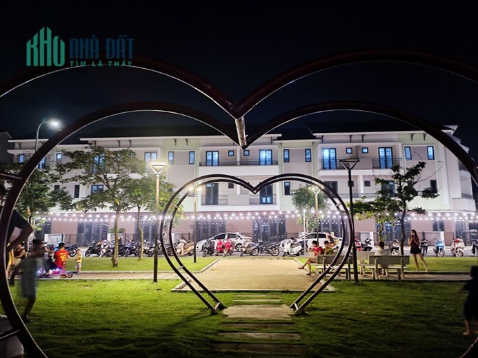 Ra hàng Vip nhà phố biệt thự view hồ, công viên dự án Centa Riverpark