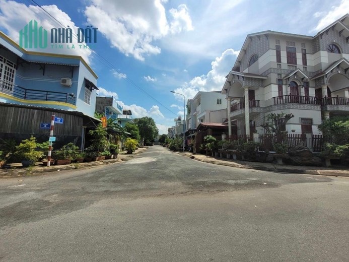 NHÀ ĐẸP, ĐƯỜNG RỘNG, GIÁ RẺ - THÀNH PHỐ THỦ ĐỨC
CẠNH VINHOMES NGUYỄN XIỂN, 105M2, 4 TẦNG, GIÁ CHỈ
