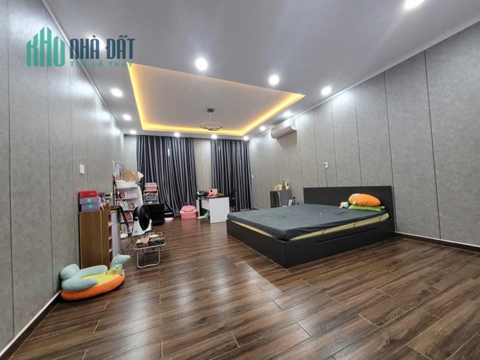 NHÀ ĐẸP, ĐƯỜNG RỘNG, GIÁ RẺ - THÀNH PHỐ THỦ ĐỨC
CẠNH VINHOMES NGUYỄN XIỂN, 105M2, 4 TẦNG, GIÁ CHỈ