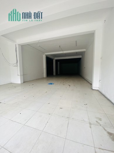 Cho thuê mặt bằng tại đường Hùng Vương, Tích Sơn 170m2, giá: 11 tr/ tháng.Liên hệ: 0986.454.393