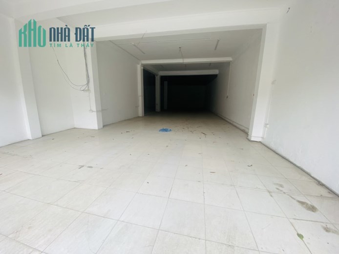 Cho thuê mặt bằng tại đường Hùng Vương, Tích Sơn 170m2, giá: 11 tr/ tháng.Liên hệ: 0986.454.393