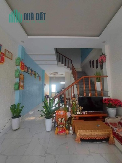 Bán nhà 2 tầng mặt tiền, khu vực đường Cách Mạng Tháng 8 & Trường Chinh. Cẩm Lệ. Diện tích 75m2.