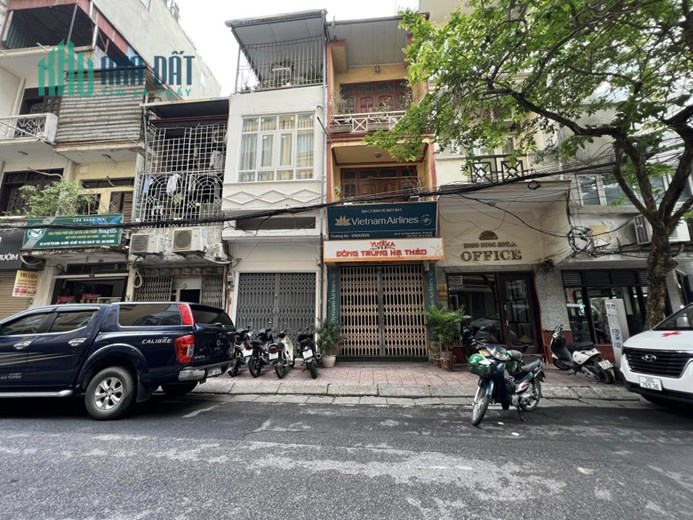 BA ĐÌNH bán Mặt phố Yên Ninh giá 30 tỷ, 49m x 4T , Đang cho thuê 500tr/ năm