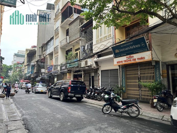 BA ĐÌNH bán Mặt phố Yên Ninh giá 30 tỷ, 49m x 4T , Đang cho thuê 500tr/ năm