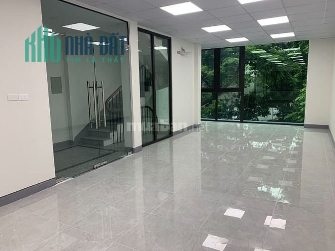Cho thuê nhà Ngã Tư Sở, 100m2 6 tầng mặt tiền 6m thông sàn thang máy làm văn phòng