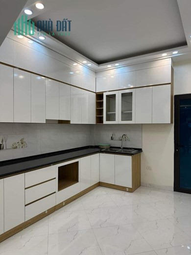 Nhà Tân Mai-  sát đường đôi  38m2- 5T ở luôn , ô tô giá chỉ 3 tỷ 5
