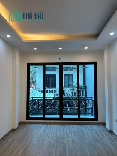 Nhà Tân Mai-  sát đường đôi  38m2- 5T ở luôn , ô tô giá chỉ 3 tỷ 5