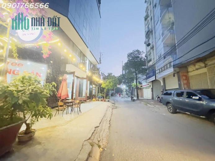 Phân Lô Vip, Phố Giải Phóng, ô tô tránh, vỉa hè, 65m x 6T, Giá hơn 11 tỷ.