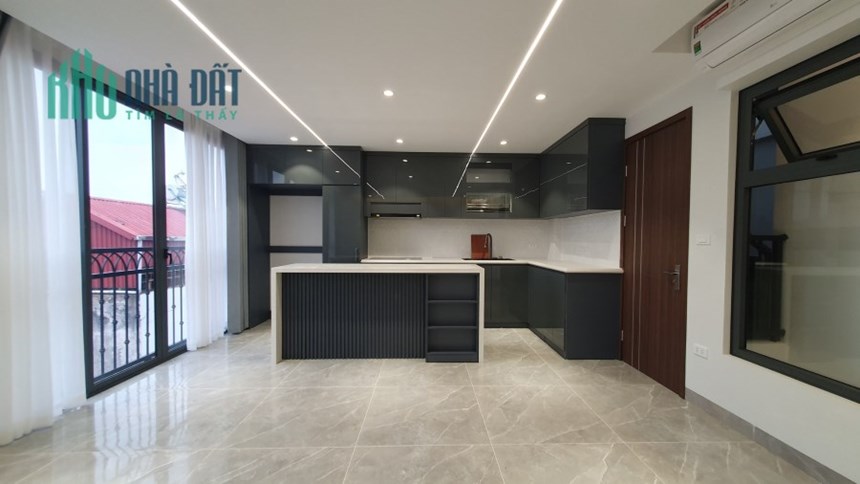 ÂU CƠ - Ô TÔ TRÁNH, THANG MÁY XỊN, NỘI THẤT CHÂU ÂU 9.3 TỶ
