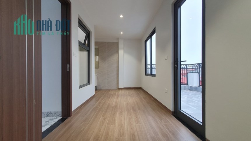ÂU CƠ - Ô TÔ TRÁNH, THANG MÁY XỊN, NỘI THẤT CHÂU ÂU 9.3 TỶ