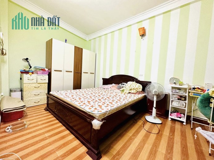 Bán nhà phố Văn Chương, 15m ra phố, nhà đẹp, 40m, 5T, 4.3 tỷ