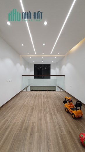 YÊN PHỤ - Ô TÔ TRÁNH, THANG MÁY, NỘI THẤT NHẬP KHẨU 9.3 TỶ