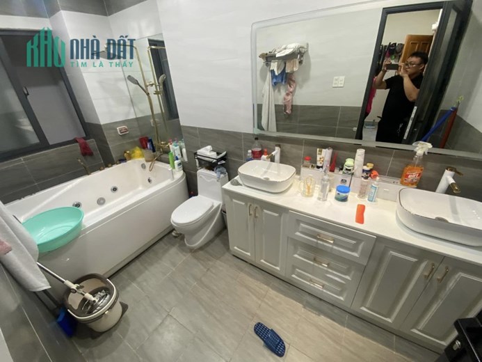 SÁT MẶT TIỀN SONG HÀNH - KHU PHỐ ẨM THỰC SẦM UẤT NHẤT QUẬN 12.