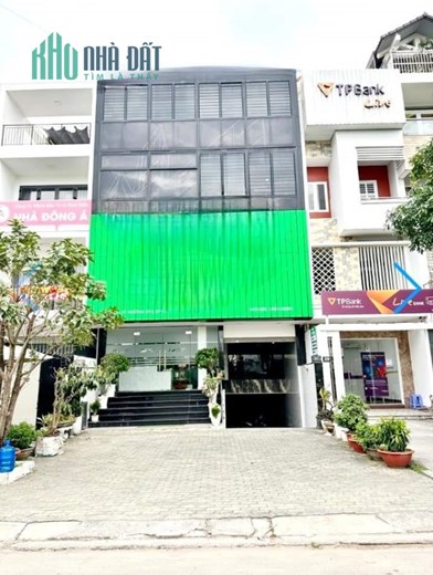Siêu phẩm mặt phố Hoàng Quốc Việt! Chỉ 320tr/1m2, đường 2 làn, vỉa hè đá bóng, 160m2, MT 10m.