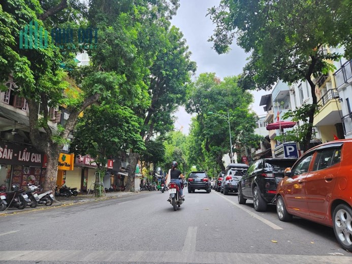 Siêu hiếm nhà 1 mặt phố Lò Sũ 1 mặt phố Lý Thái Tổ, 65m x 5tầng, mặt tiền 15m, thông sàn kinh doanh
