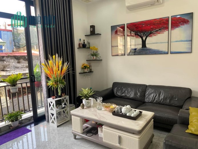 Chuyển nhượng căn góc 61m2 5 tầng Hùng Duệ Vương, Thượng Lý