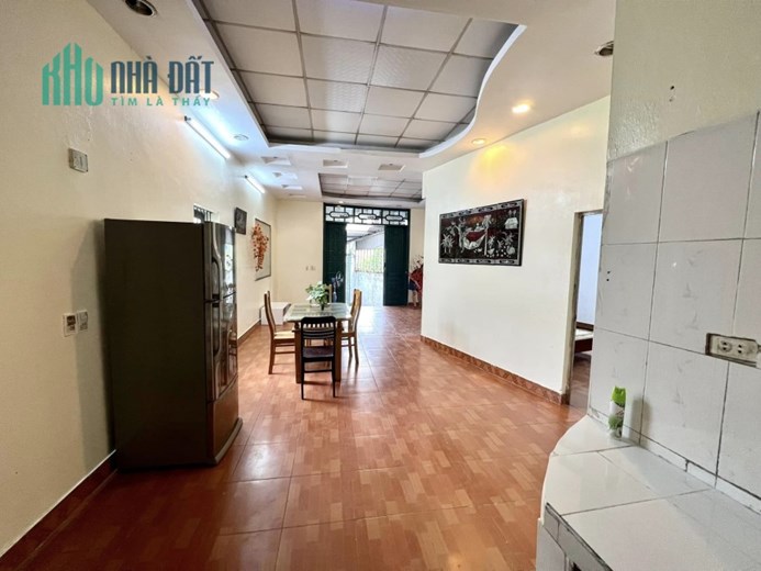 HIẾM_ ĐẦU TƯ ĐỪNG MUA TRANH Ạ... BÁN ĐẤT TẶNG NHÀ C4 CỰC ĐẸP_ DIỆN TÍCH RỘNG 130 M2_ NHỈNH 2 TỶ
