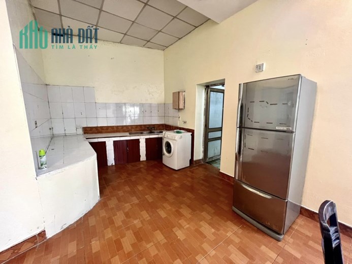 HIẾM_ ĐẦU TƯ ĐỪNG MUA TRANH Ạ... BÁN ĐẤT TẶNG NHÀ C4 CỰC ĐẸP_ DIỆN TÍCH RỘNG 130 M2_ NHỈNH 2 TỶ