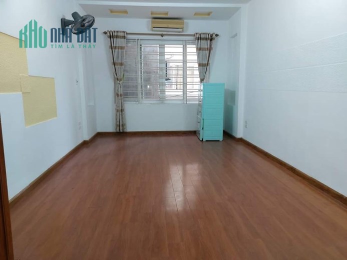 Bán nhà Vĩnh Hưng, Hoàng Mai, ngõ nông rộng gần ô tô chỉ nhỉnh 3 tỷ có nhà mới ở ngay