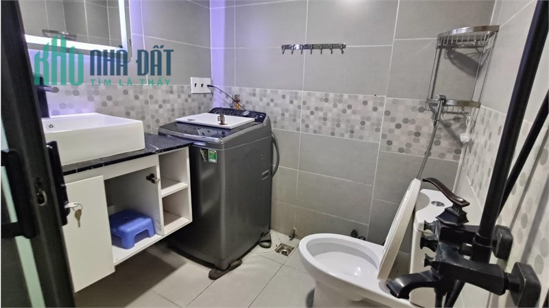 Nhà 3 Phòng Ngủ, 2 Toilet, Mặt Tiền Đường Nhựa 10m - Giá 16 Triệu/tháng
