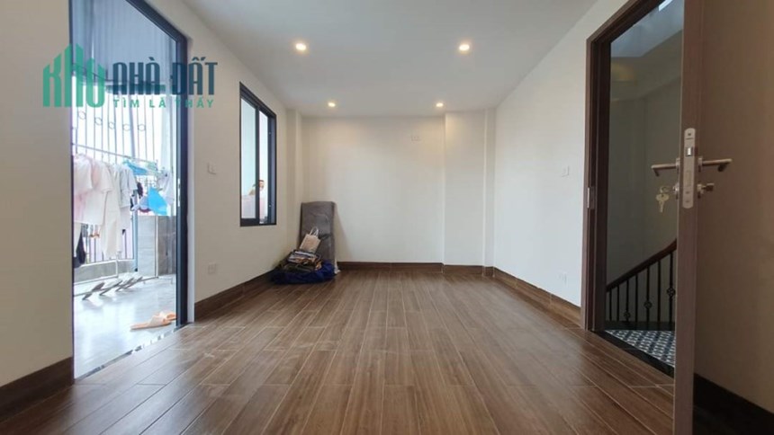 Bán nhà Hồ Ba Mẫu,mặt tiền 5,5M, 7 tầng ,4 ngủ. Ba bước ra hồ,gần các trường Đại học,vô vàn tiện ích